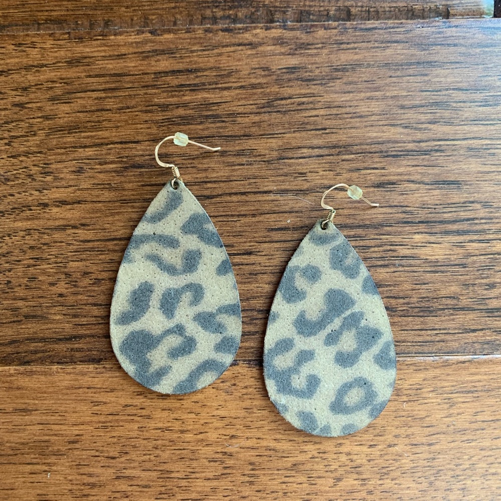 Nickel and Suede Cheetah Print Earrings Size Medium